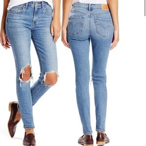 | levi’s • 720 hi-rise skinny distressed medium wash denim jean • size 26 |